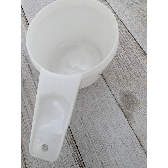 Vintage Tupperware 3 Piece Nesting Hanging Measuring Cups White - Picture 5 of 6